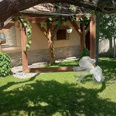 Rusztika * Gyula