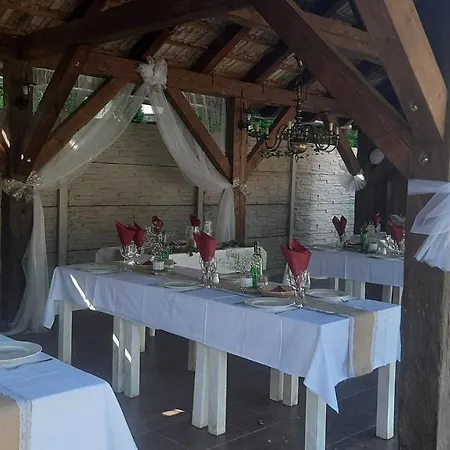 Rusztika * Jula